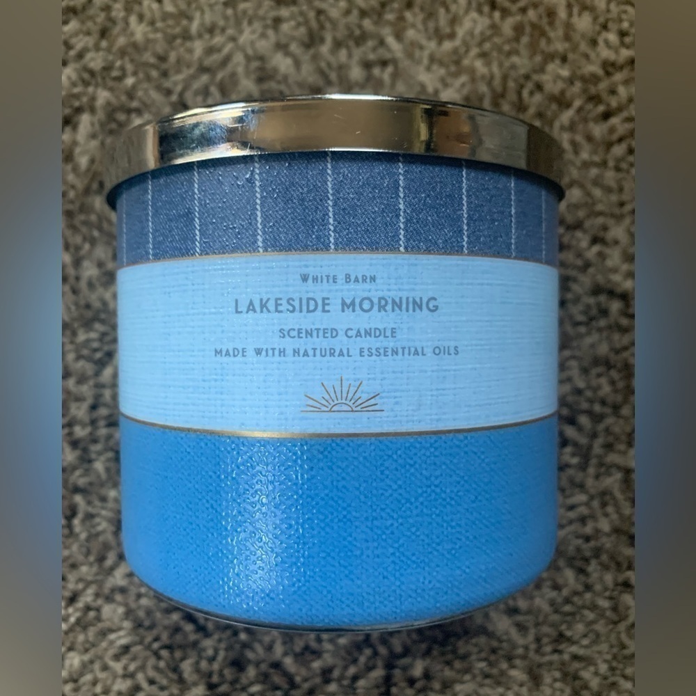 White Barn Lakeside Morning 3 Wick Candle 14.5 oz